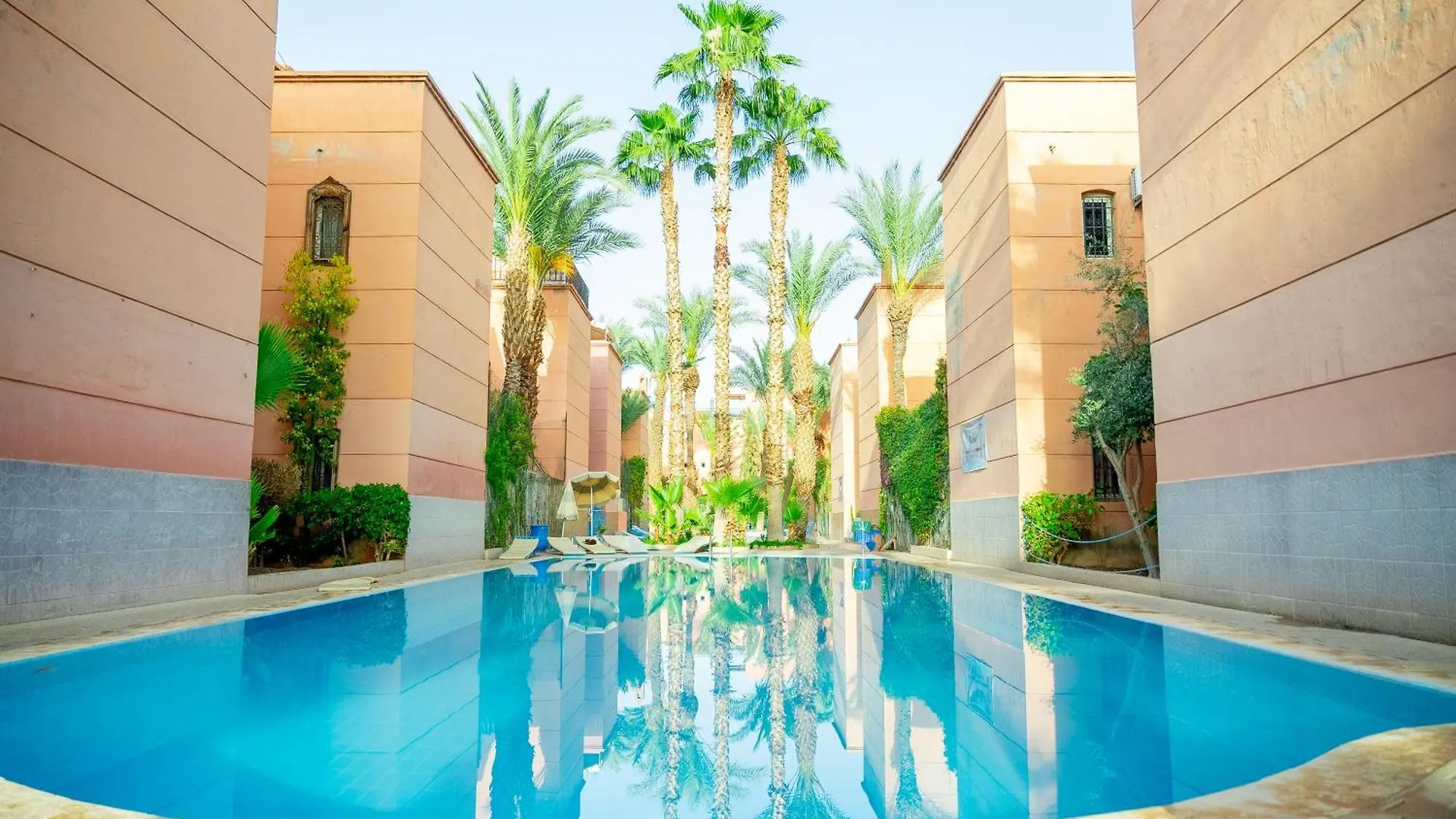 Riad The Moroccans Pool And Terrace contacts